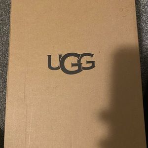 Black short Ugg